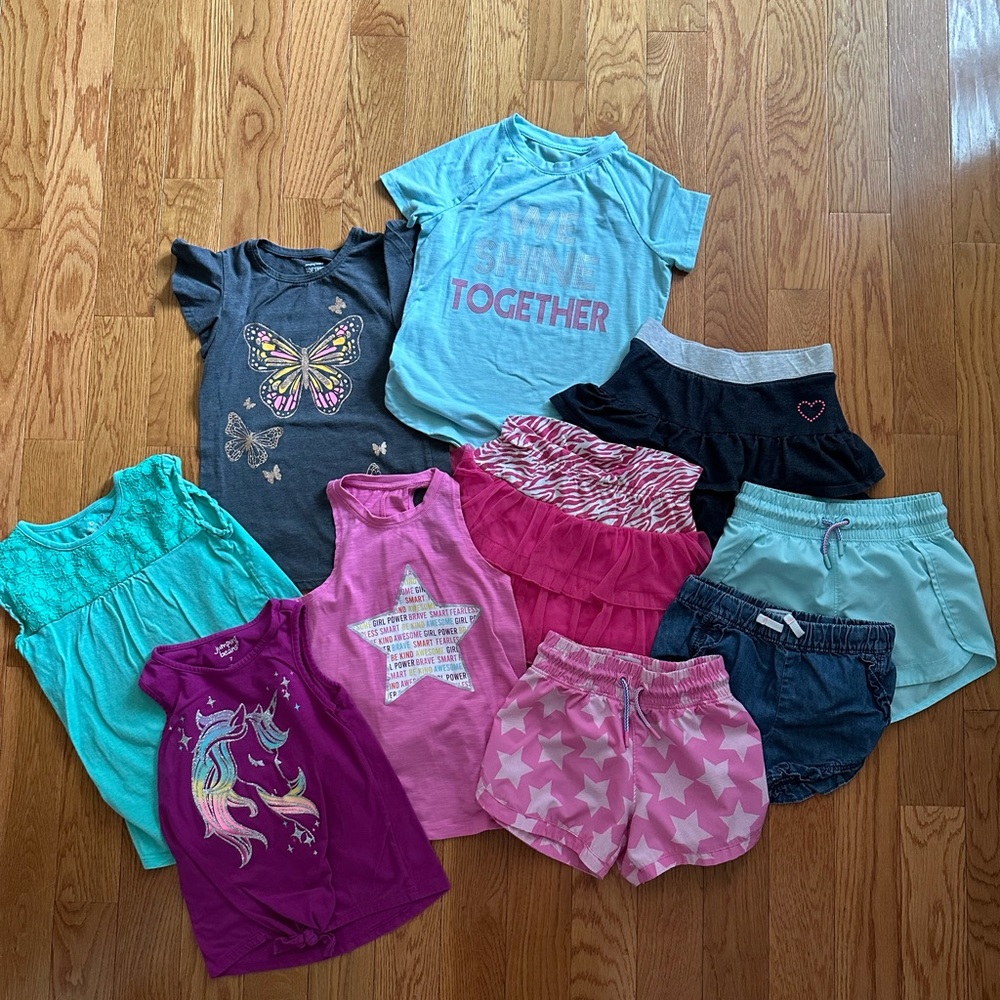 Girls lot of (12) size 7 summer clothes
